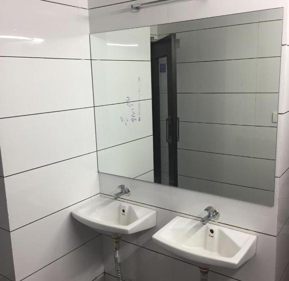 בית מלון כפרי White Rose