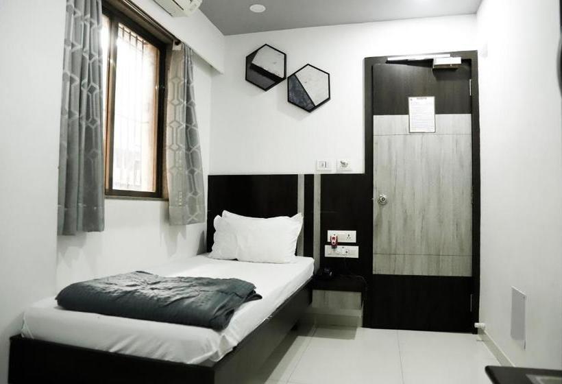 בית מלון כפרי White Rose