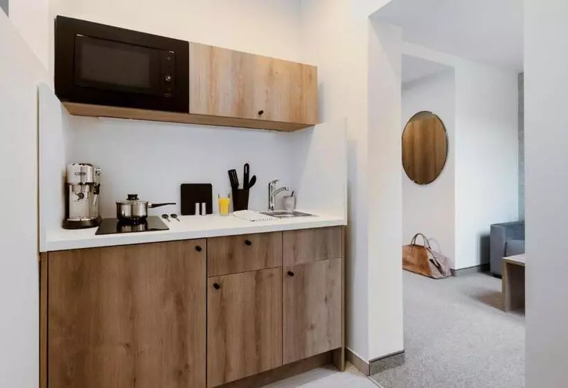 Maakt Hotel & Apartments