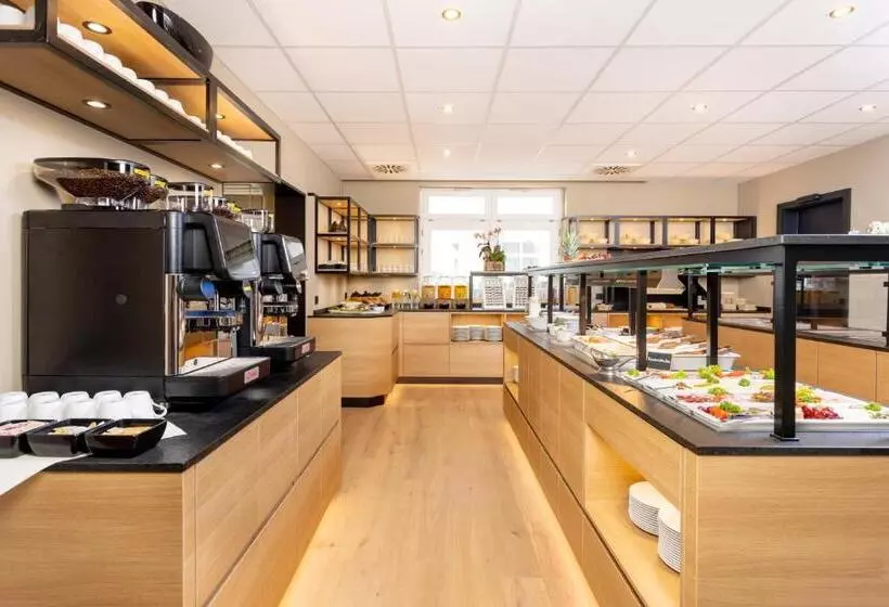 Maakt Hotel & Apartments