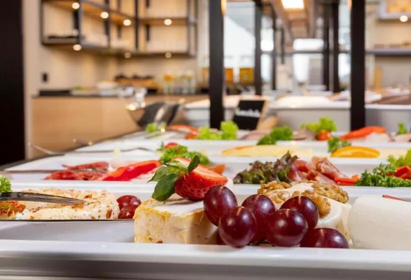 Maakt Hotel & Apartments