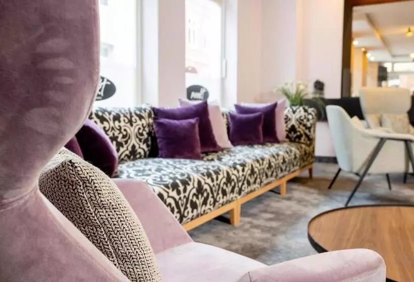 Maakt Hotel & Apartments