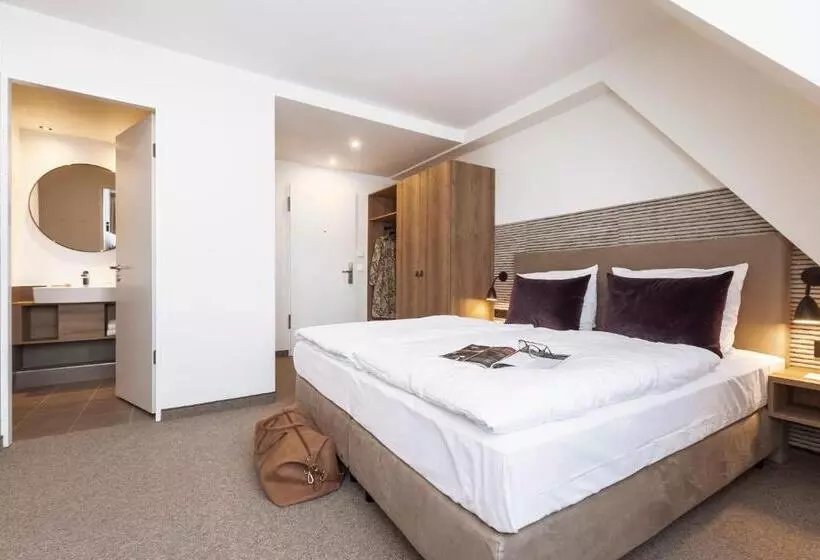 Maakt Hotel & Apartments