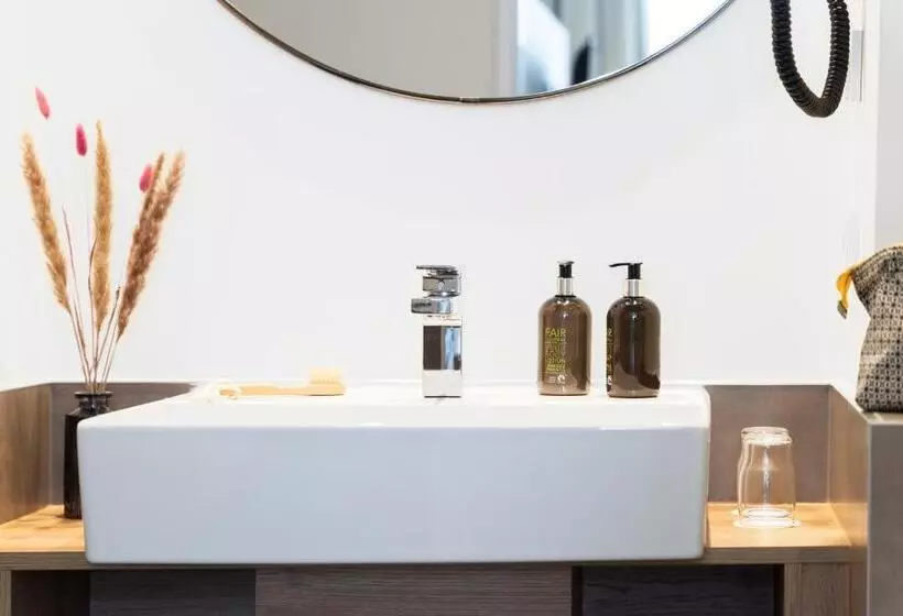 Maakt Hotel & Apartments