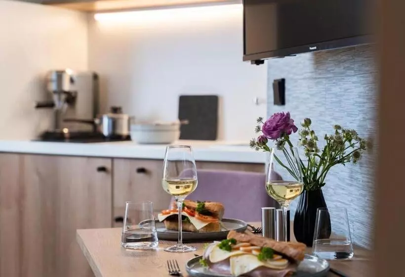 Maakt Hotel & Apartments