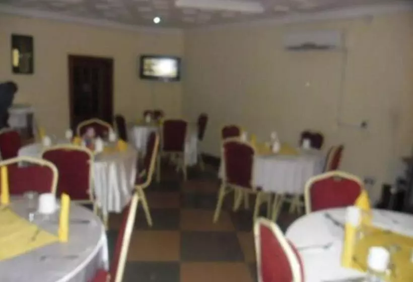 پانسیون Royalton Palace Presidential Apartment For 5