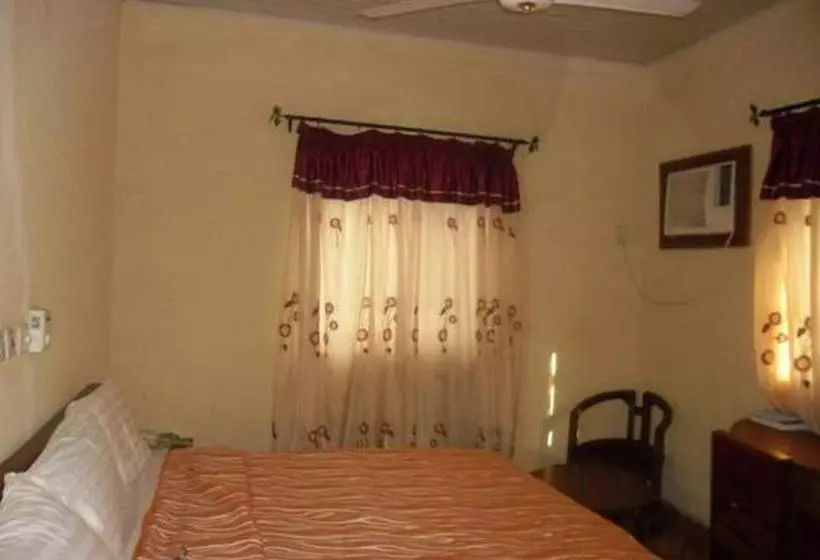پانسیون Royalton Palace Presidential Apartment For 5