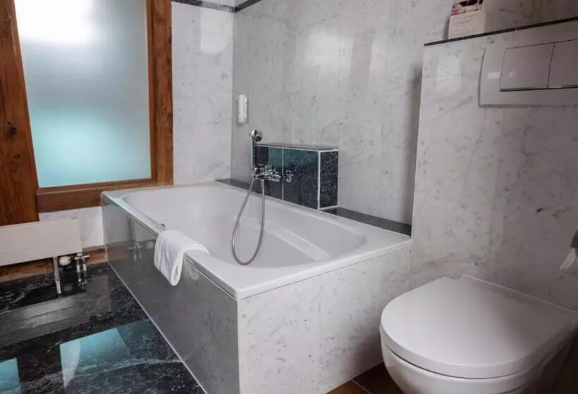 Romantik Hotel De L Ours