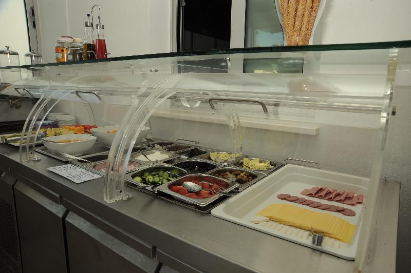 Frixos Suites Hotel Apts