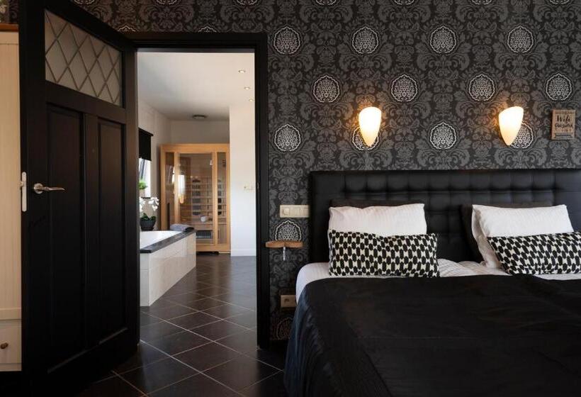 هتل B&b Montenakerhof