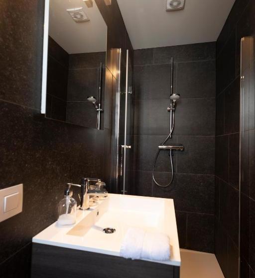 هتل B&b Montenakerhof