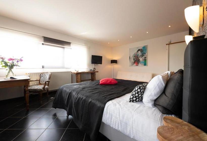 هتل B&b Montenakerhof