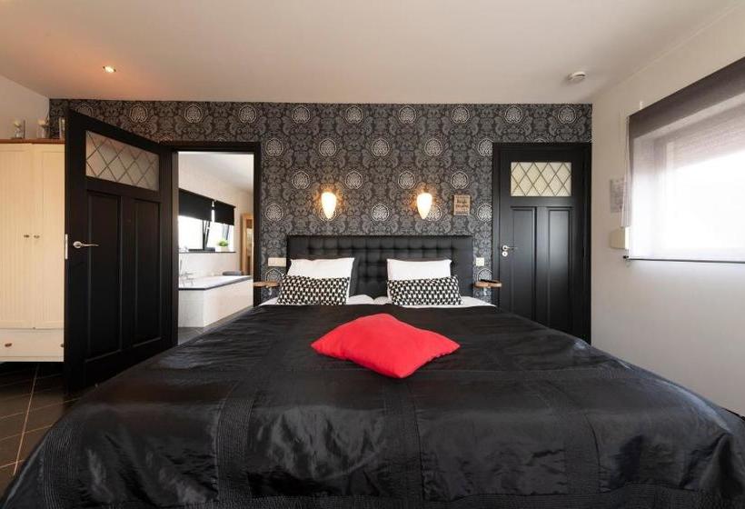 هتل B&b Montenakerhof