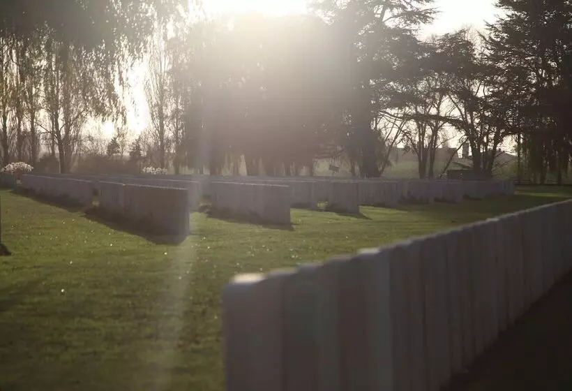 Отель Callecanes