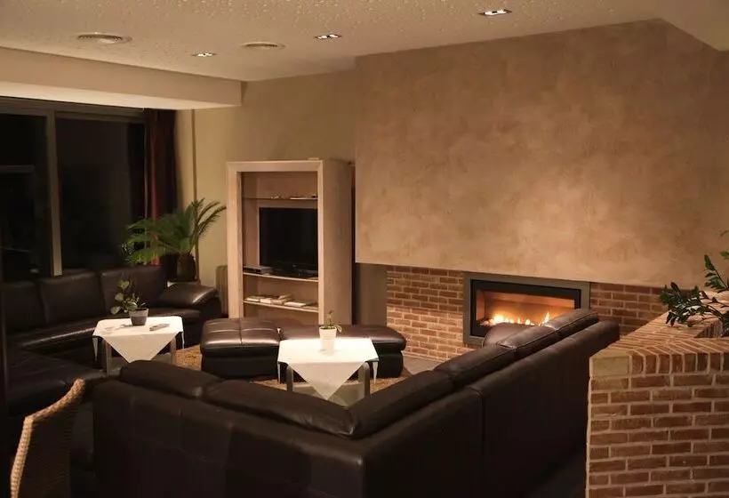 Отель Callecanes