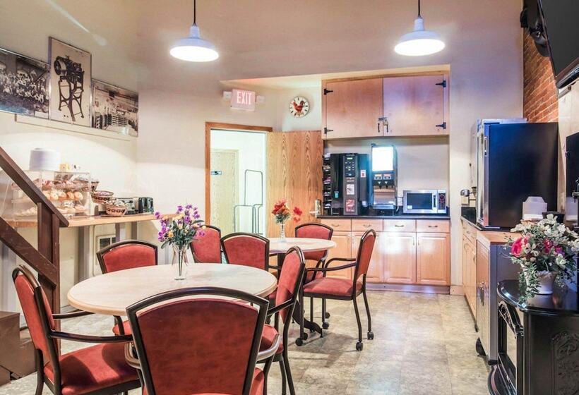 فندق Econo Lodge