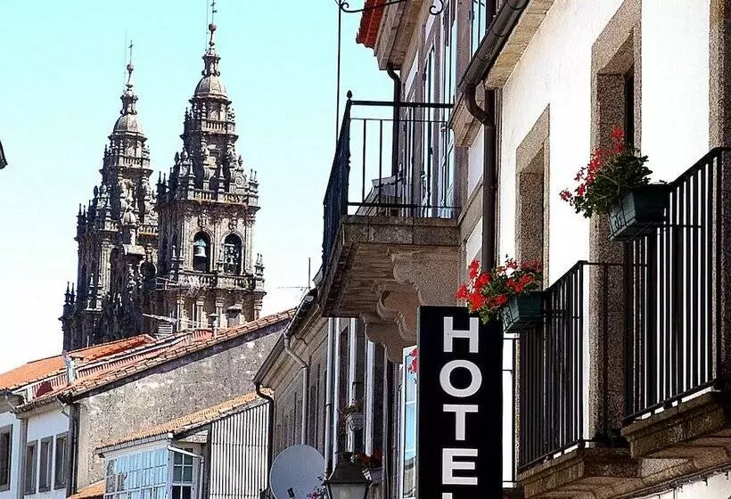 ホテル Entrecercas