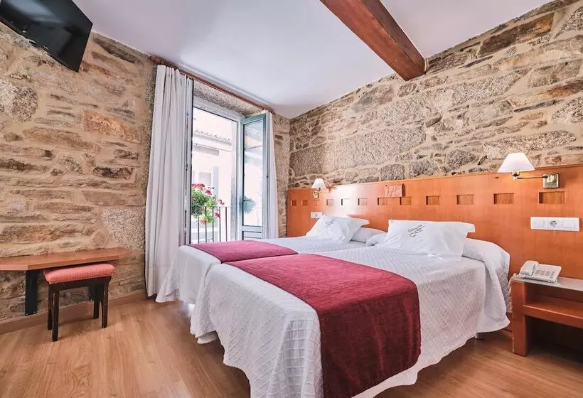 ホテル Entrecercas