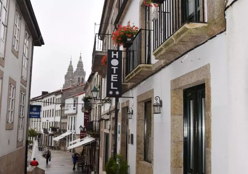 ホテル Entrecercas