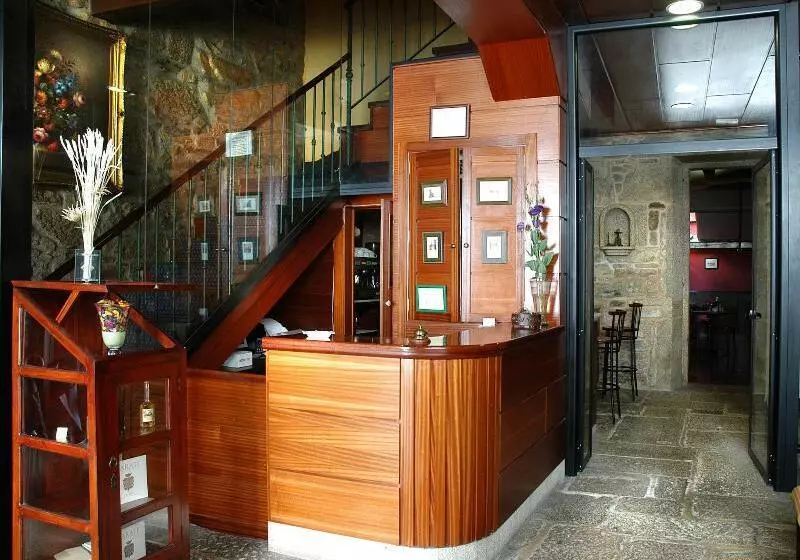 ホテル Entrecercas