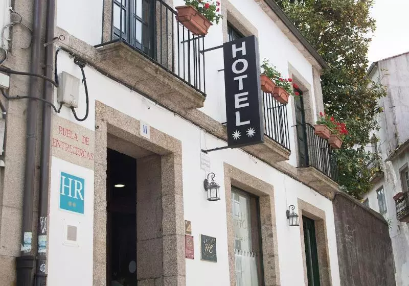 ホテル Entrecercas