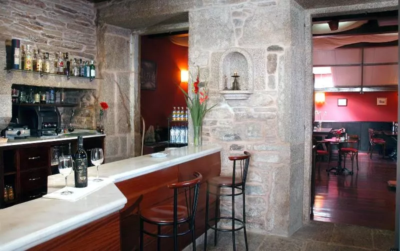 ホテル Entrecercas