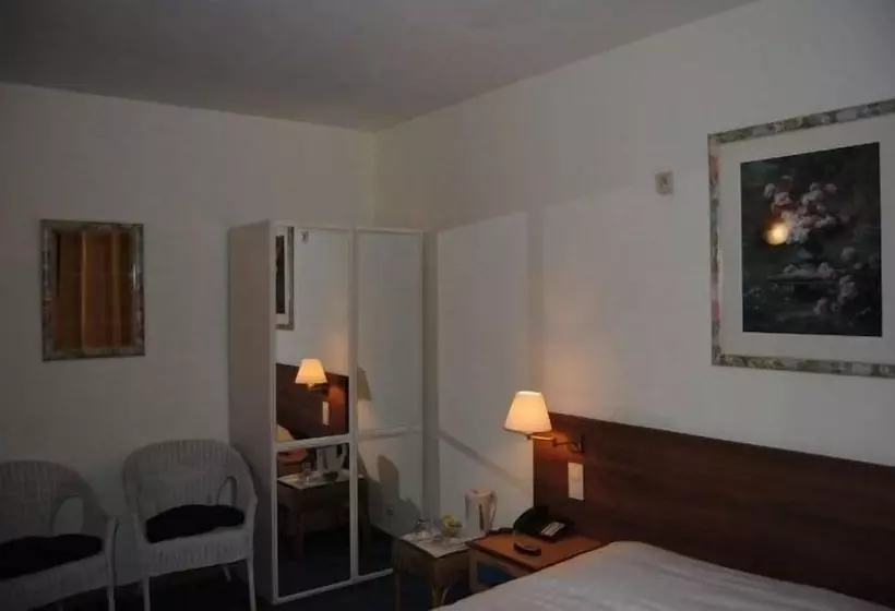 هتل Hôtel Passerelle Liège