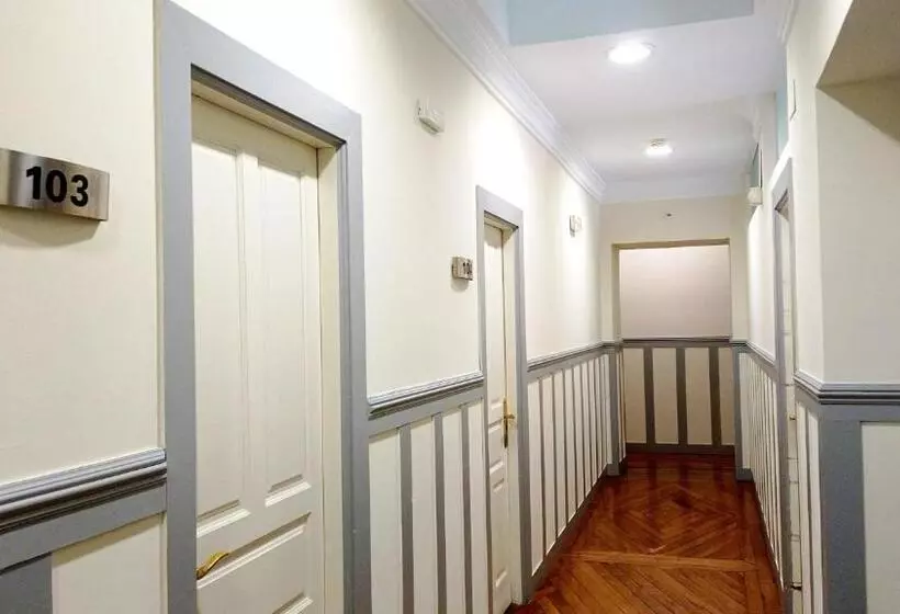 Отель Las Carolinas Garden