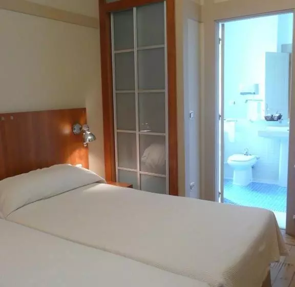 Отель Las Carolinas Garden