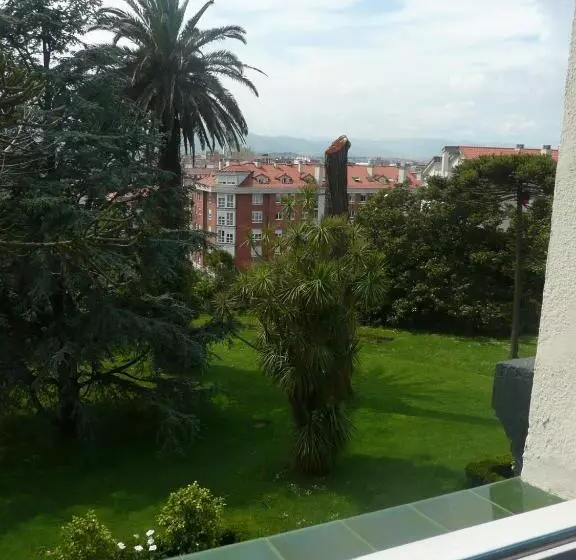 Отель Las Carolinas Garden