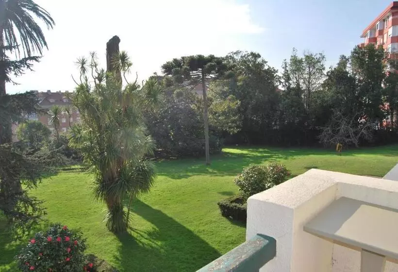 Отель Las Carolinas Garden