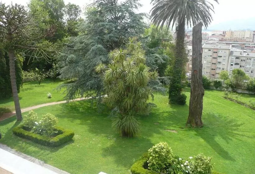 Отель Las Carolinas Garden