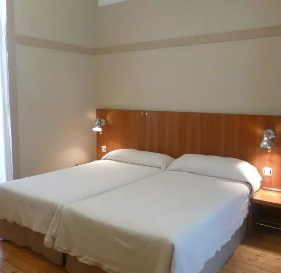 Отель Las Carolinas Garden