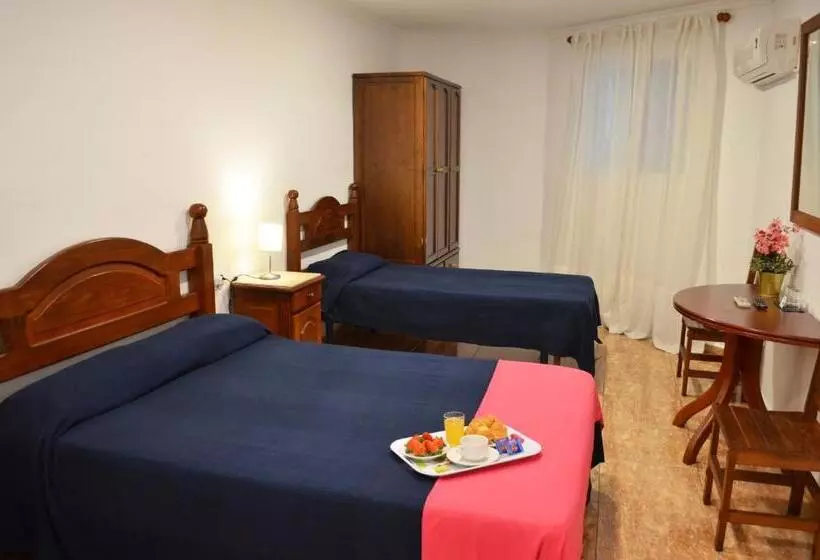 Отель Manantiales