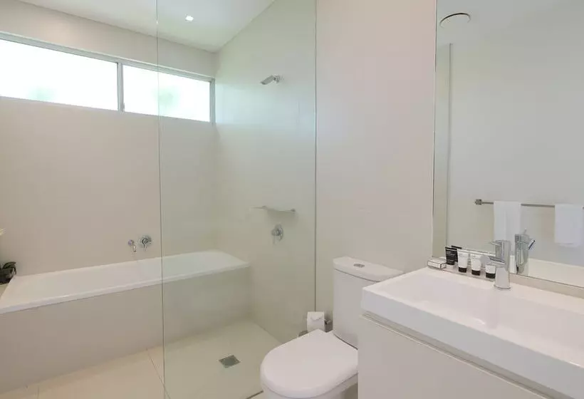 בית מלון כפרי Pool Resort Port Douglas