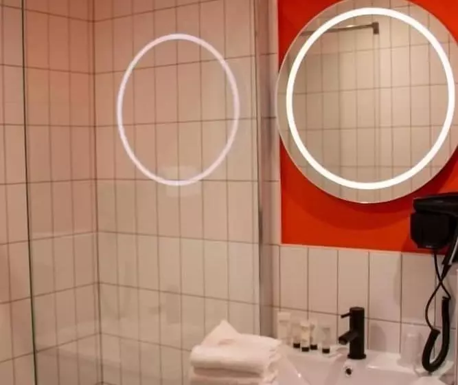 Hotel Prado Next Door