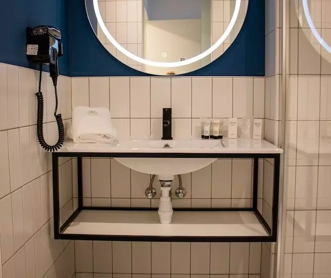 Hotel Prado Next Door