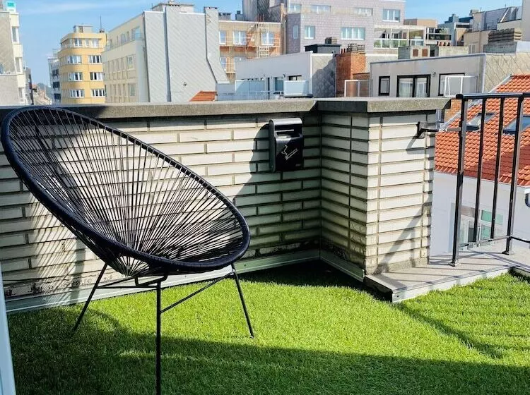 Hotel Prado Next Door