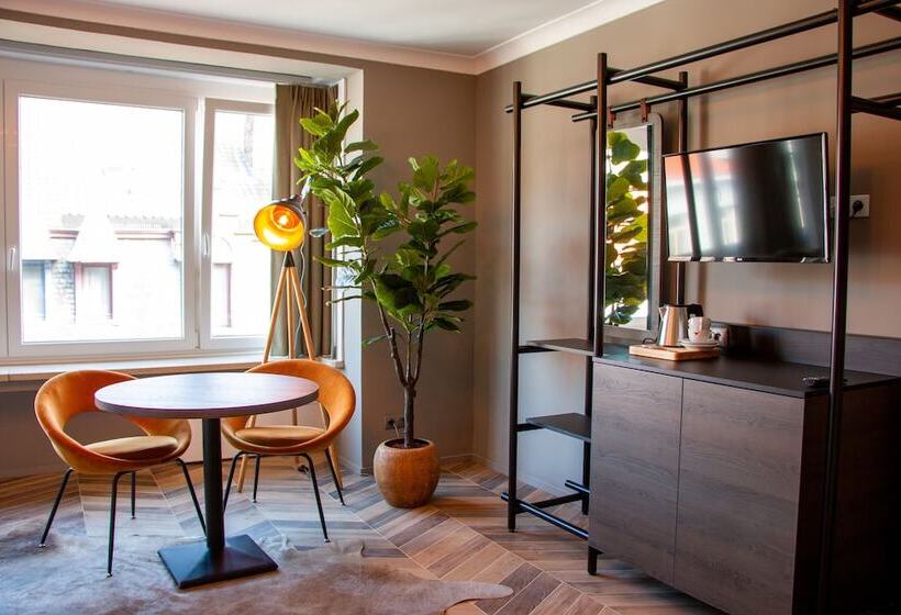 هتل Prado Next Door