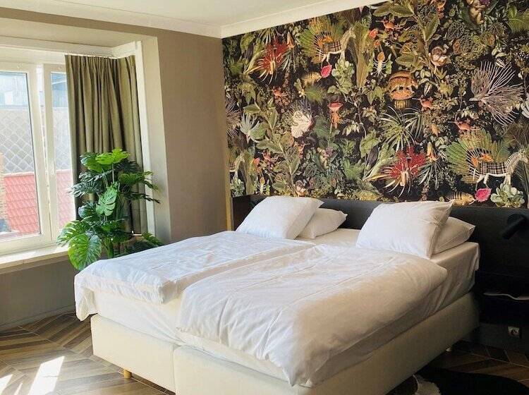 هتل Prado Next Door