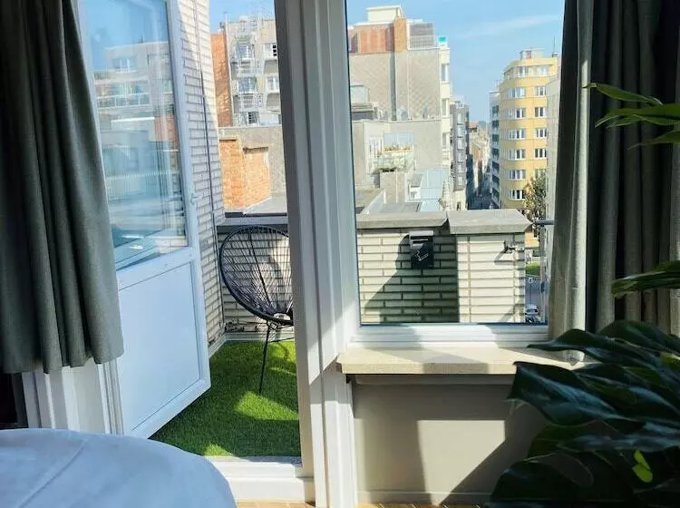 Hotel Prado Next Door