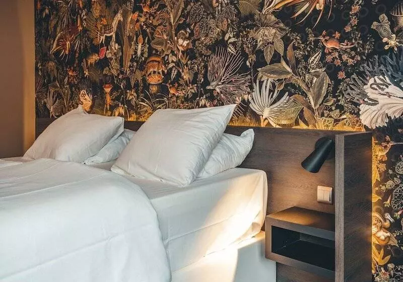 Hotel Prado Next Door