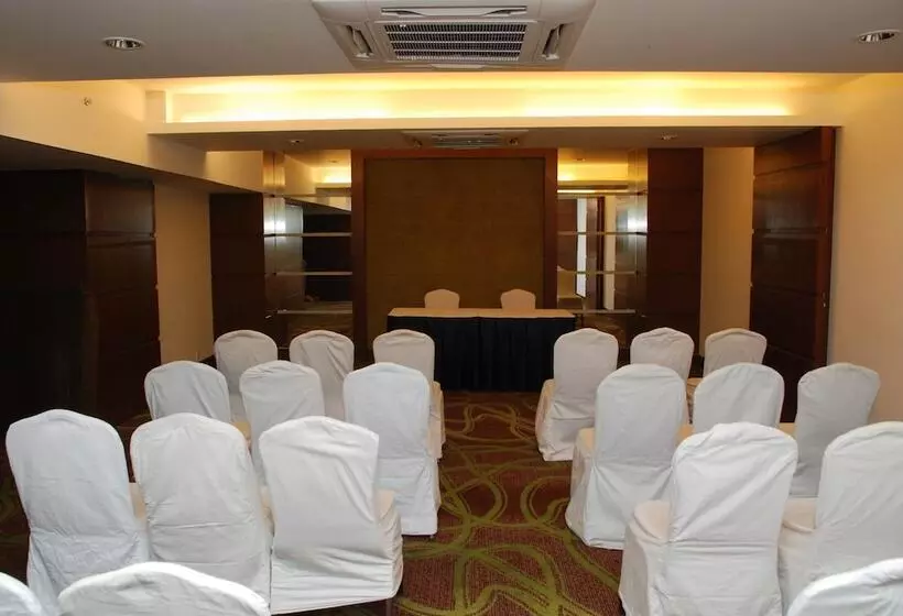 Pride Plaza Hotel, Ahmedabad