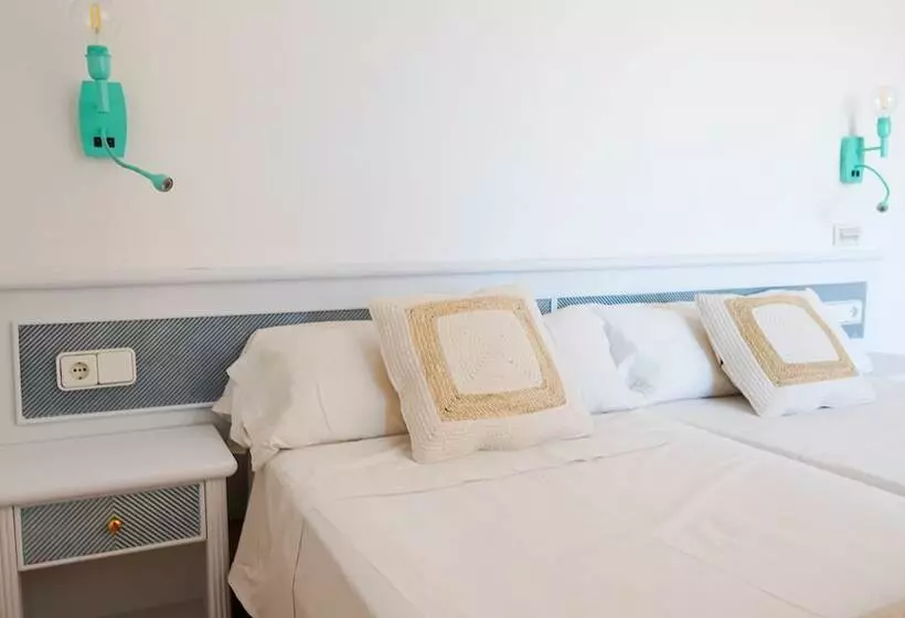 ホテル Rosamar Ibiza