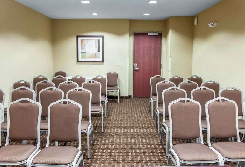 Отель Sleep Inn & Suites Near Joint Base Andrews Washington Area