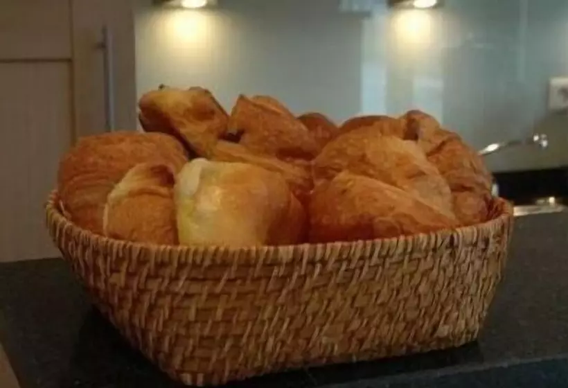 فندق South Charleroi Airport