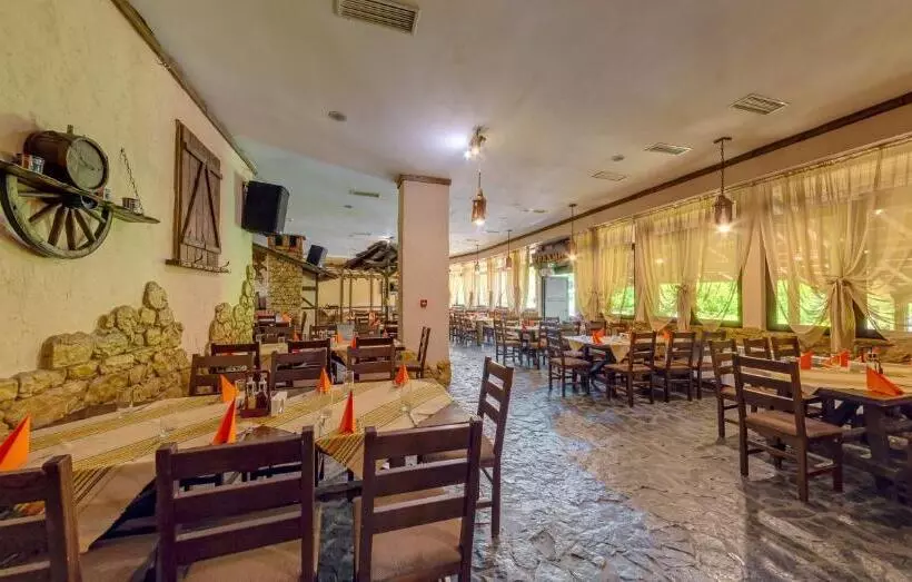 Отель Troyan Plaza