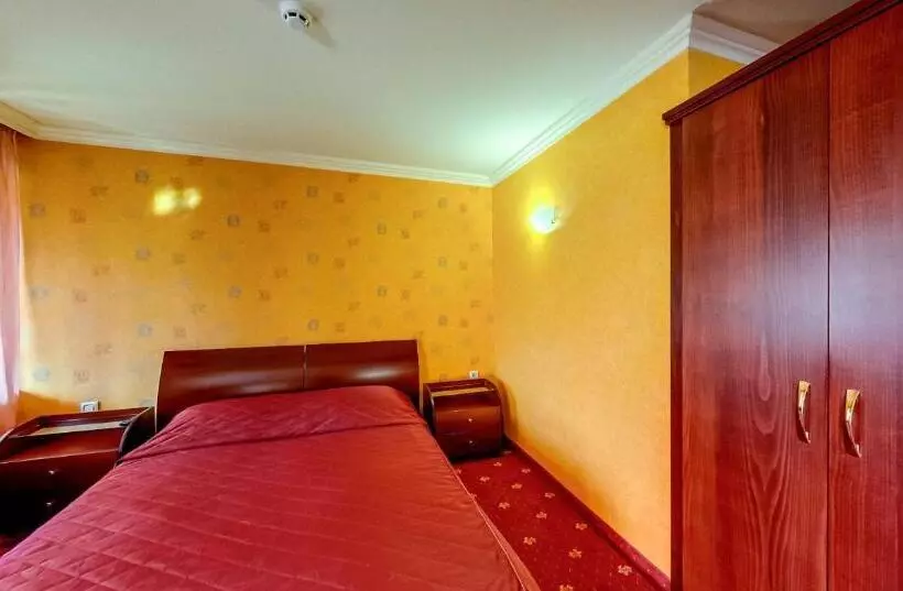 Отель Troyan Plaza