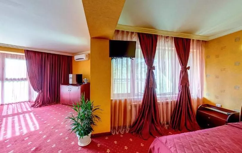 Отель Troyan Plaza