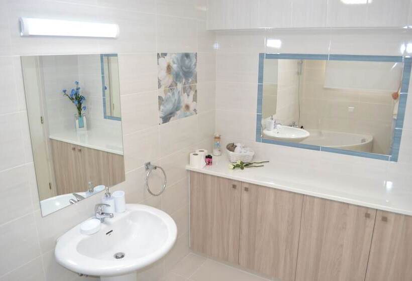 Marianna Hotel Apartments